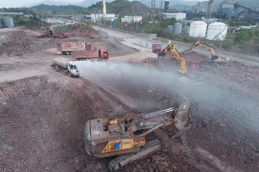 不停工、不斷檔，假期建設(shè)忙！